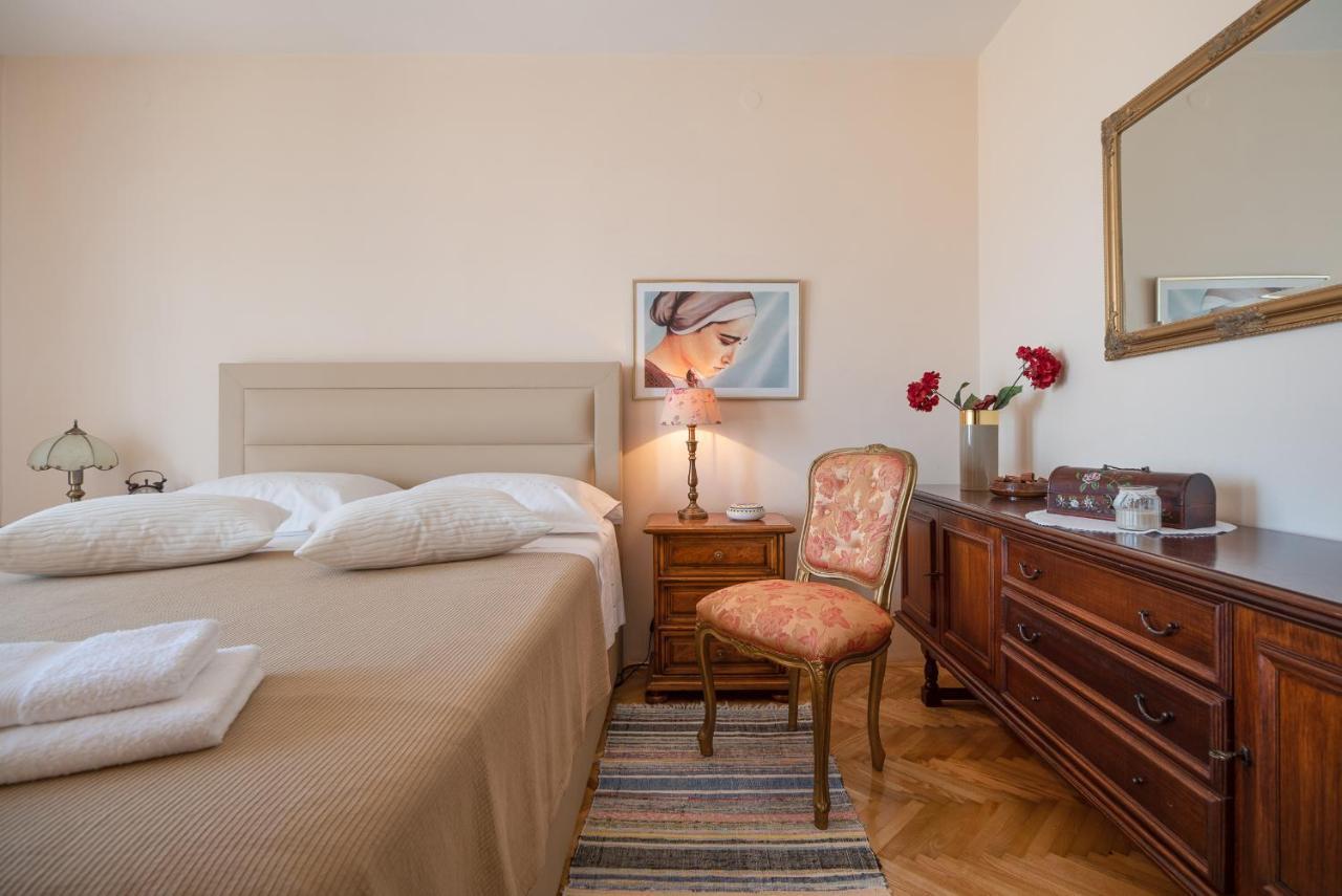 Idis Luxury Apartment ポドストラナ エクステリア 写真