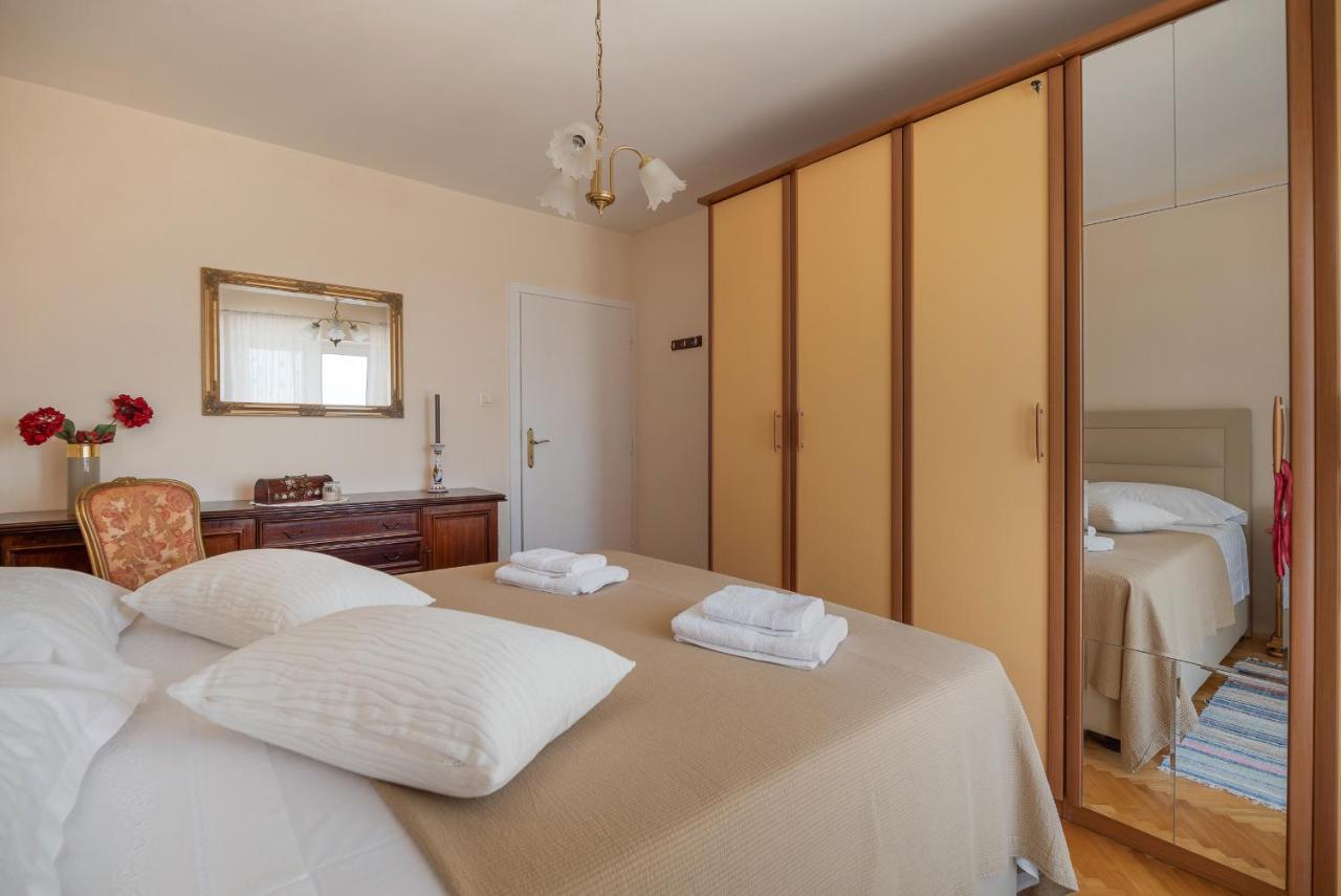 Idis Luxury Apartment ポドストラナ エクステリア 写真