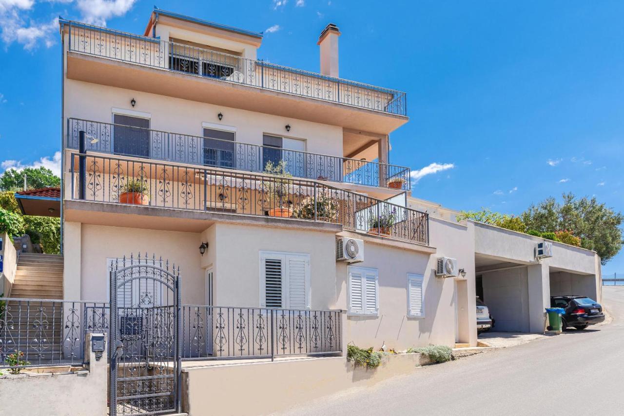 Idis Luxury Apartment ポドストラナ エクステリア 写真